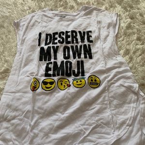 T shirt emoji